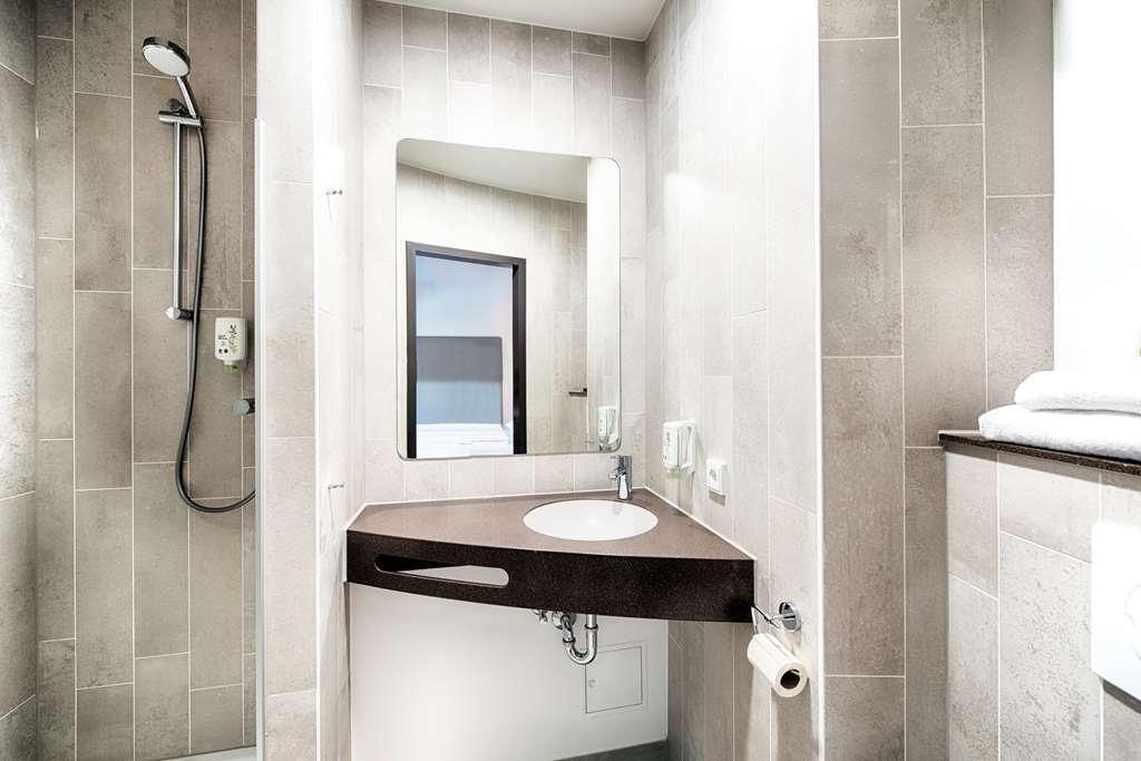 B&B Hotel Stuttgart-Neckarhafen الغرفة الصورة