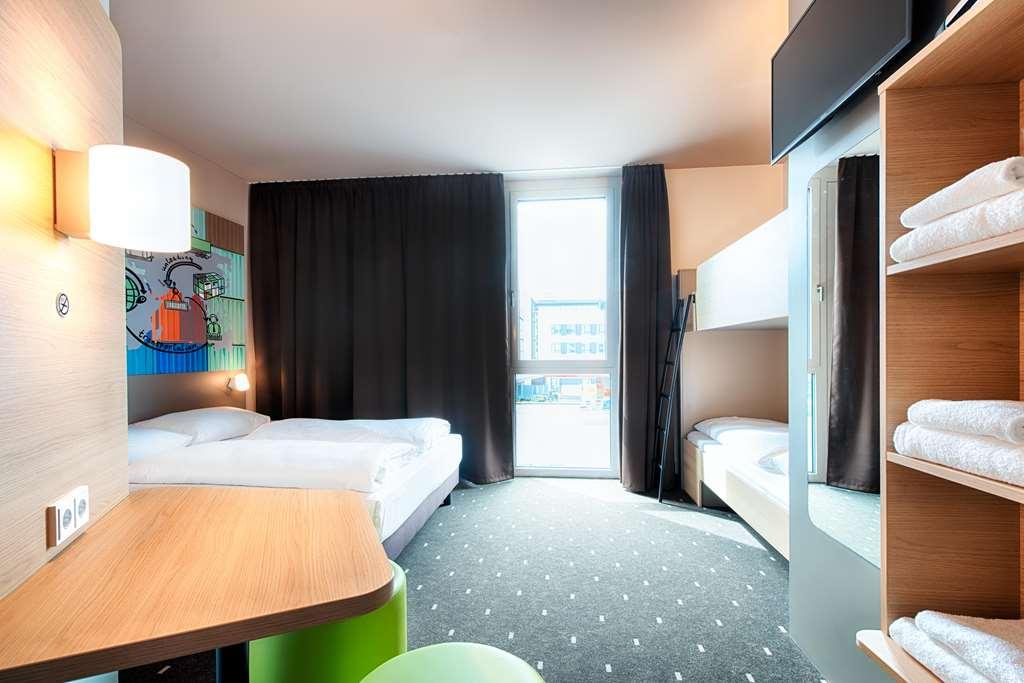 B&B Hotel Stuttgart-Neckarhafen الغرفة الصورة